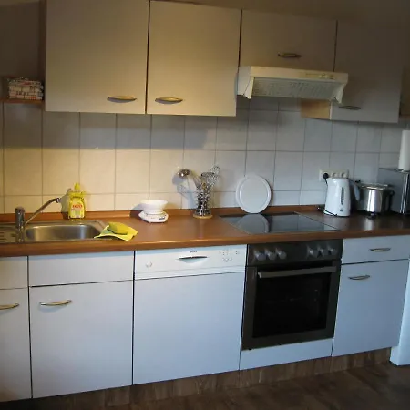 Sandhorst Eg 2 Schlafzimmer Mit Terrasse Und Garten 아파트 아우리흐