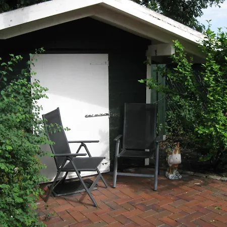 Sandhorst Eg Mit Terrasse Und Kleinem Garten Aurich