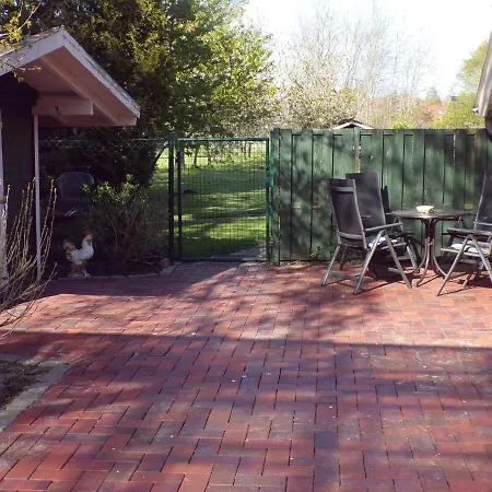 Sandhorst Eg Mit Terrasse Und Kleinem Garten * Aurich